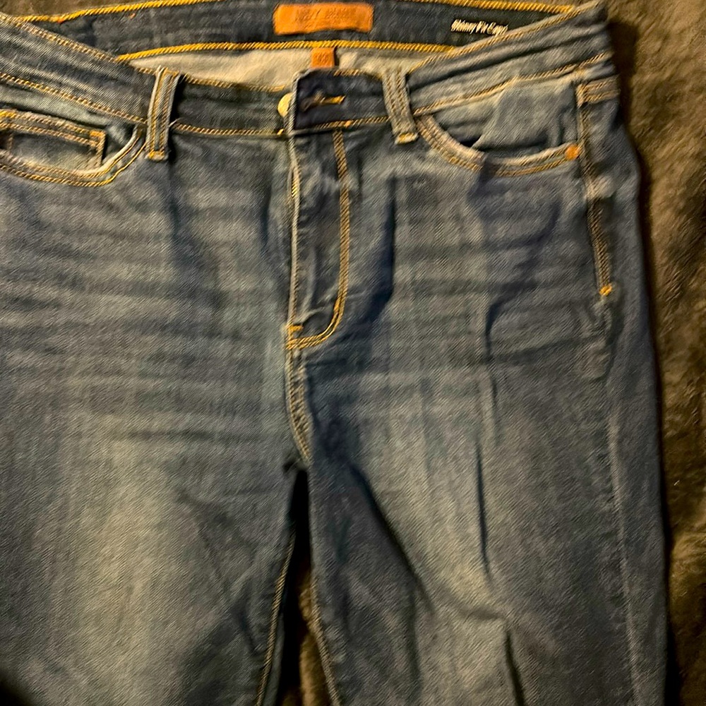 Judy Blue captured capri’s
Size 13
Only worn once.